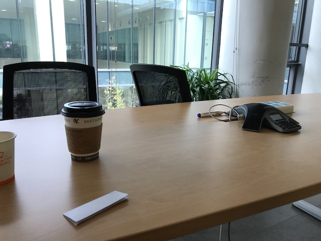 interview_room_table.JPG